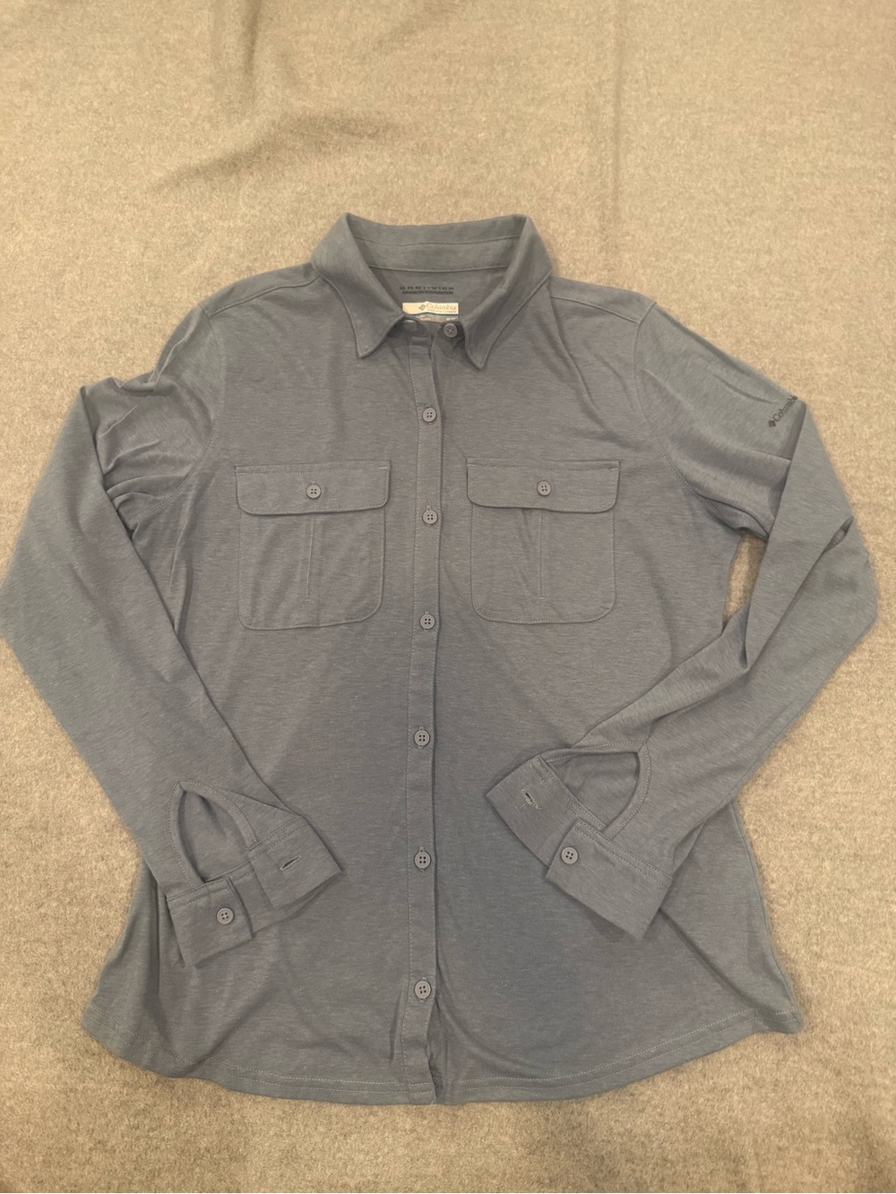 Women’s, M, light blue Columbia Omni -wick Button-Up Shirt